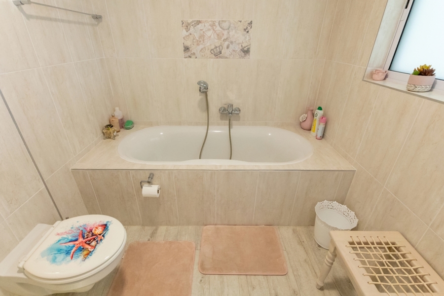 4 Bedroom Property for Sale in Paradise Beach Western Cape